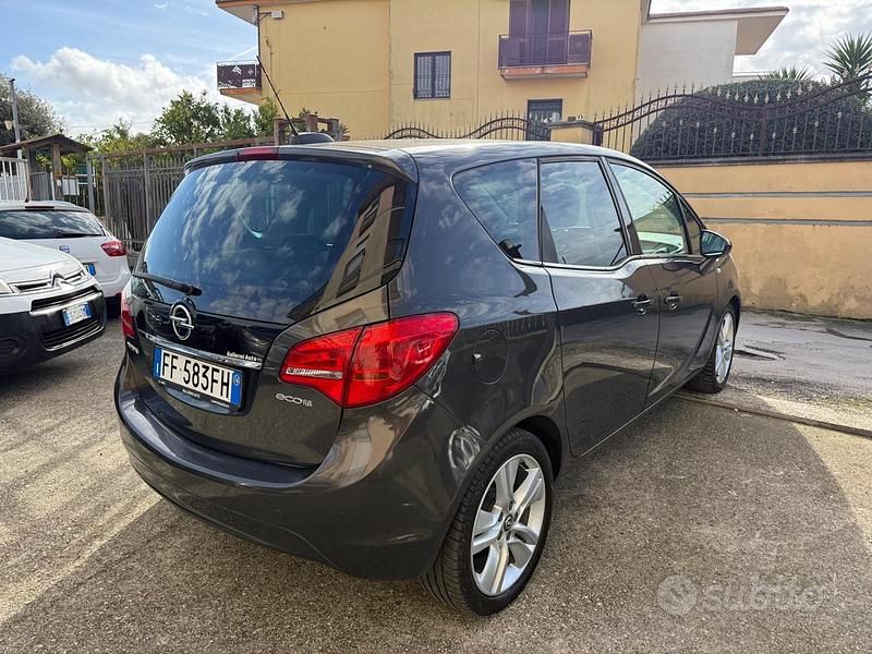 Usata Opel Meriva Cosmo 120 CV (88 kW) 2016 Grigio Monovolume