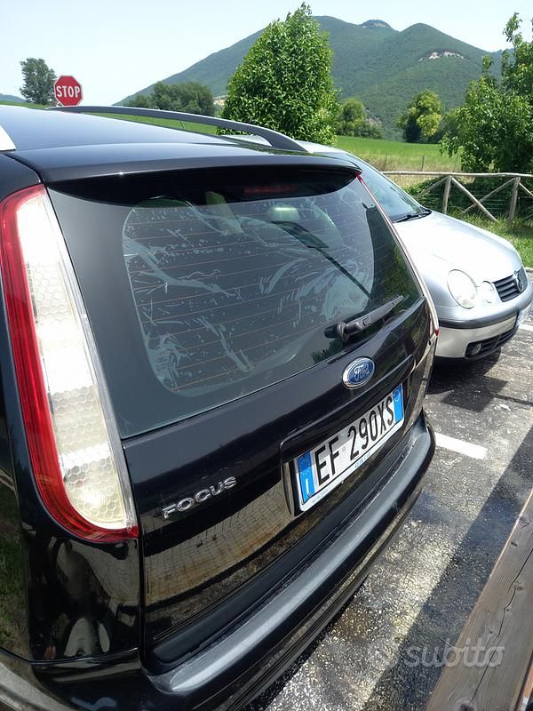 Usata Ford Focus 109 CV (80 kW) 2010 Nero Station wagon