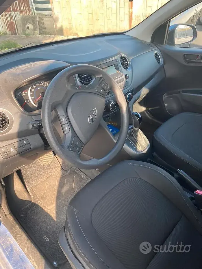 Usata Hyundai i10 66 CV (48 kW) 2017 Blu Utilitaria