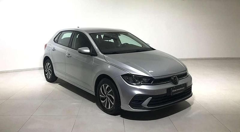 Usata VW Polo Life 95 CV (69 kW) 2023 Reflex silver Utilitaria