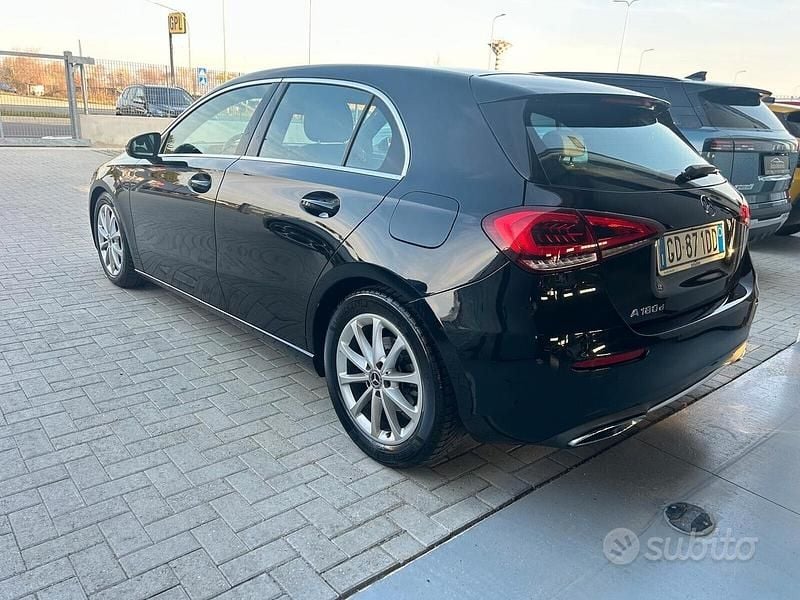 Usata Mercedes A180 116 CV (85 kW) 2021 Nero Berlina
