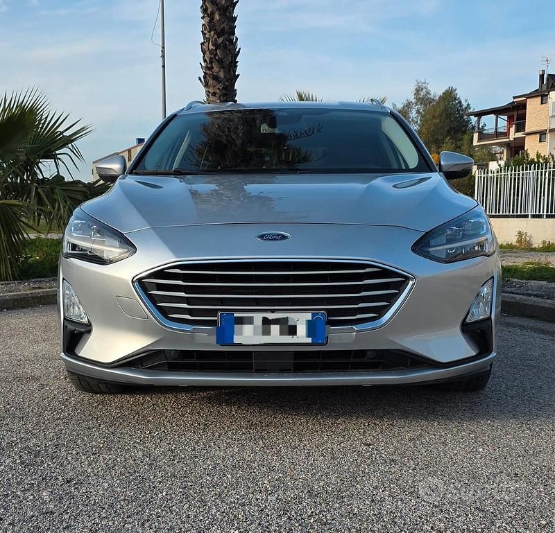 Usata Ford Focus Titanium 120 CV (88 kW) 2019 Grigio Station wagon