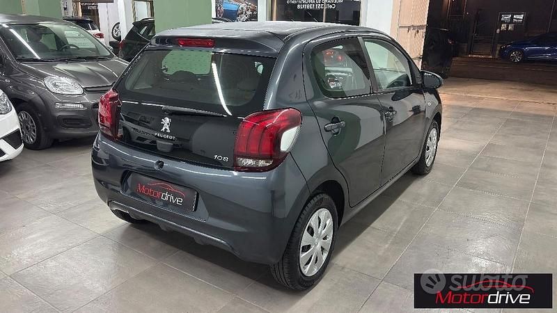 Usata Peugeot 108 Allure 72 CV (52 kW) 2021 Grigio Berlina