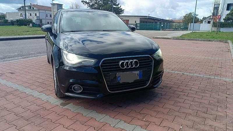 Usata Audi A1 Sportback Ambition 90 CV (66 kW) 2012 Utilitaria