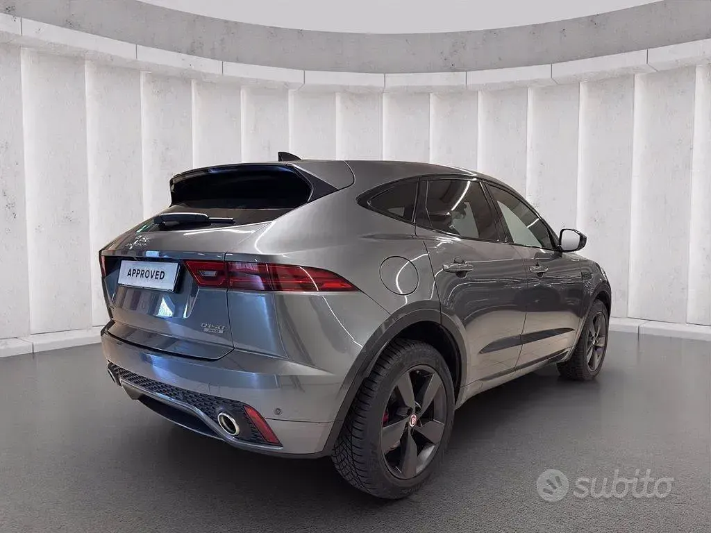 Usata Jaguar E-Pace Chequered Flag 150 CV (110 kW) 2019 Gray SUV