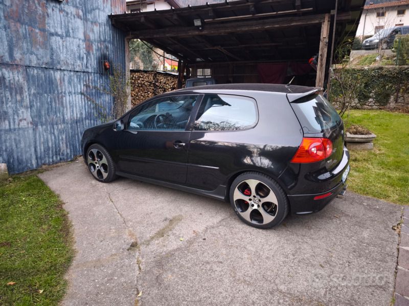 Nero Usata 2006 VW Golf V GTI Coupé | 6500 € (Buon prezzo) - Immagine 1/4