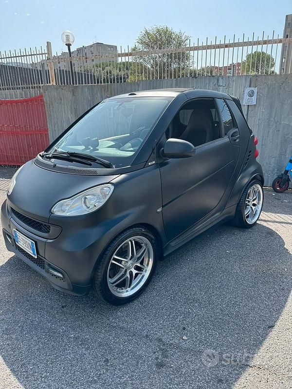 Nero Usata 2010 Smart ForTwo Cabrio Brabus Cabrio | 8000 € (Buon prezzo) - Immagine 1/4