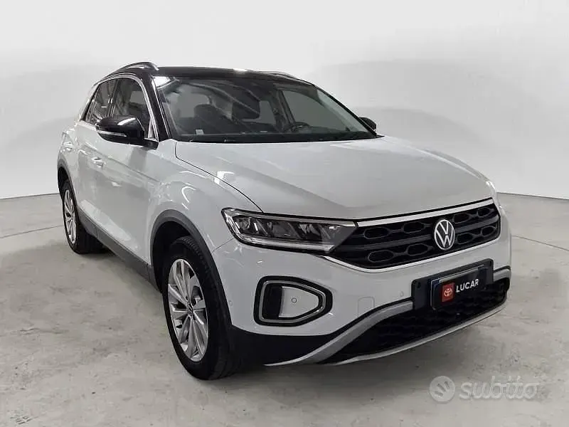 Usata VW T-Roc Life 110 CV (80 kW) 2022 Bianco SUV