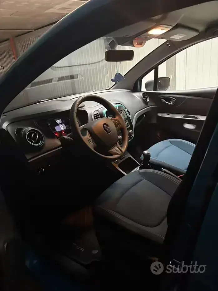 Usata Renault Captur 90 CV (66 kW) 2015 Bluazzurro SUV