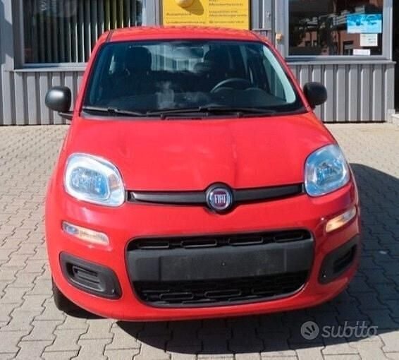 Usata Fiat Panda Lounge 69 CV (50 kW) 2019 Rosso Berlina