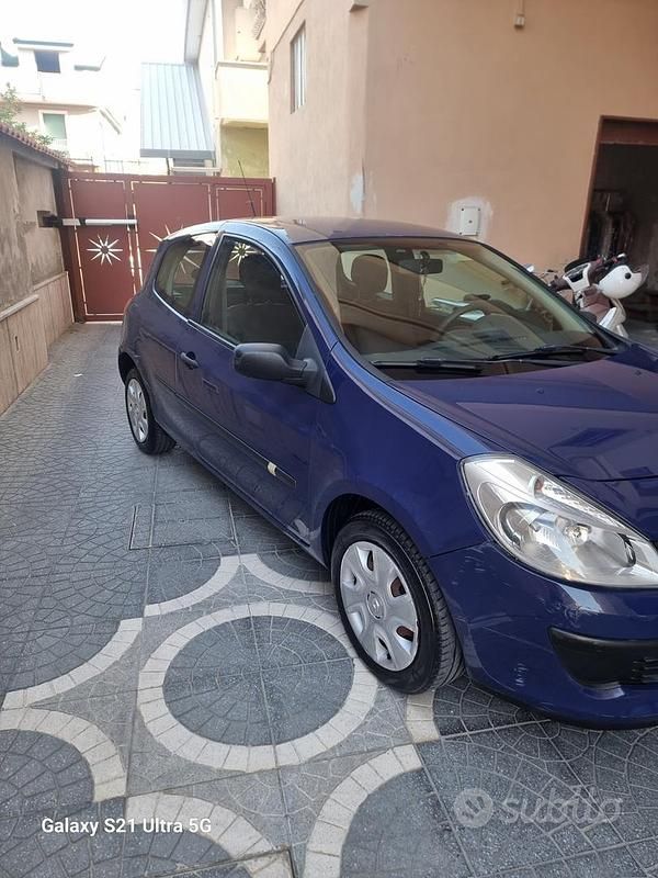 Usata Renault Clio II 70 CV (51 kW) 2007 Blu Utilitaria