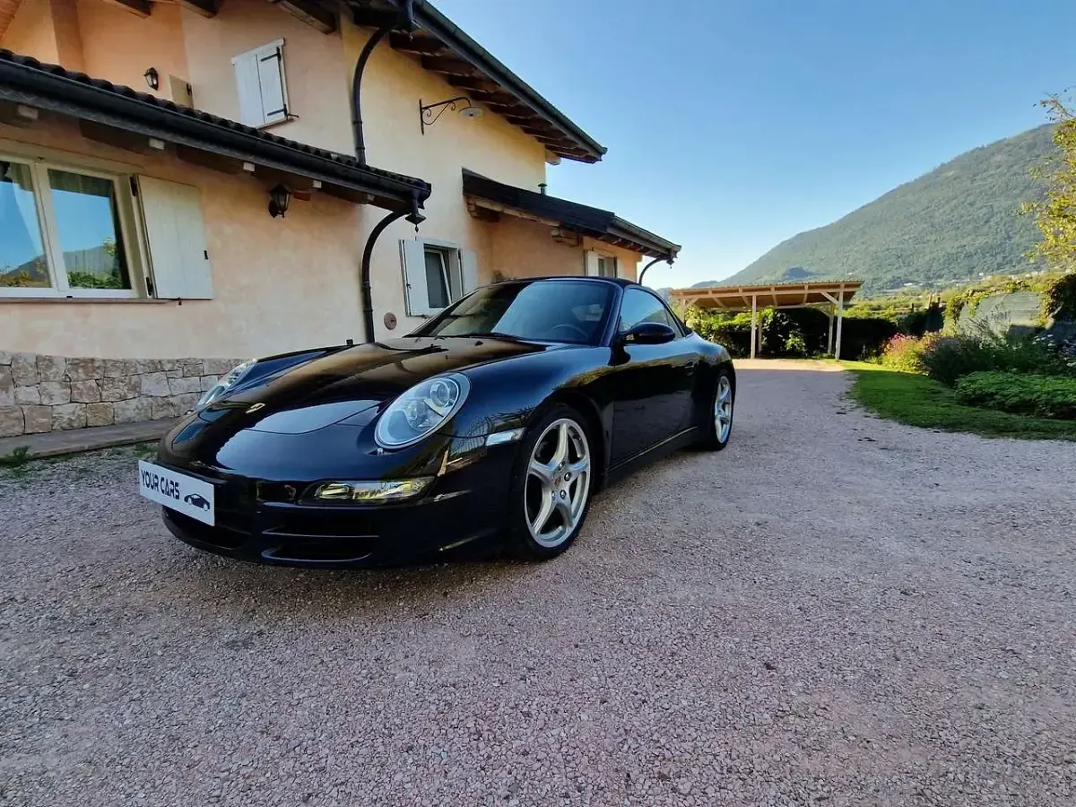 Usata Porsche 911 Carrera 4 Cabriolet 325 CV (239 kW) 2006 Nero Cabrio