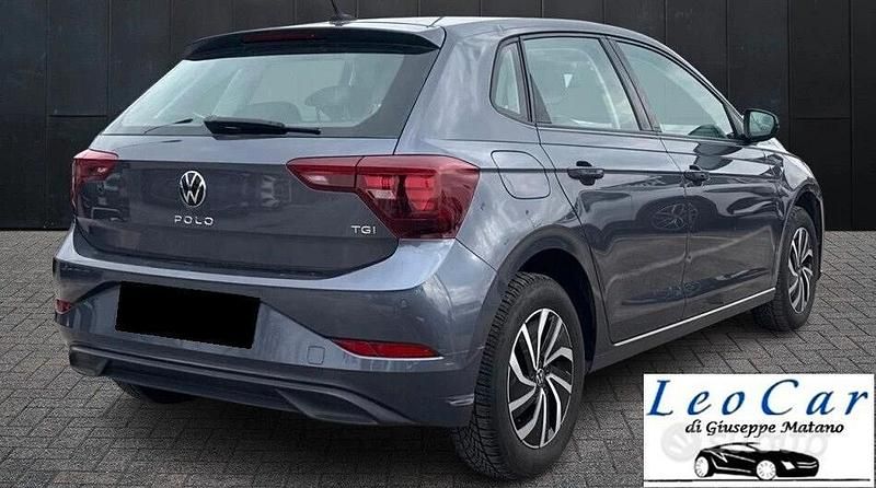Begagnad VW Polo Comfortline 90 HK (66 kW) 2022 Grå Halvkombi