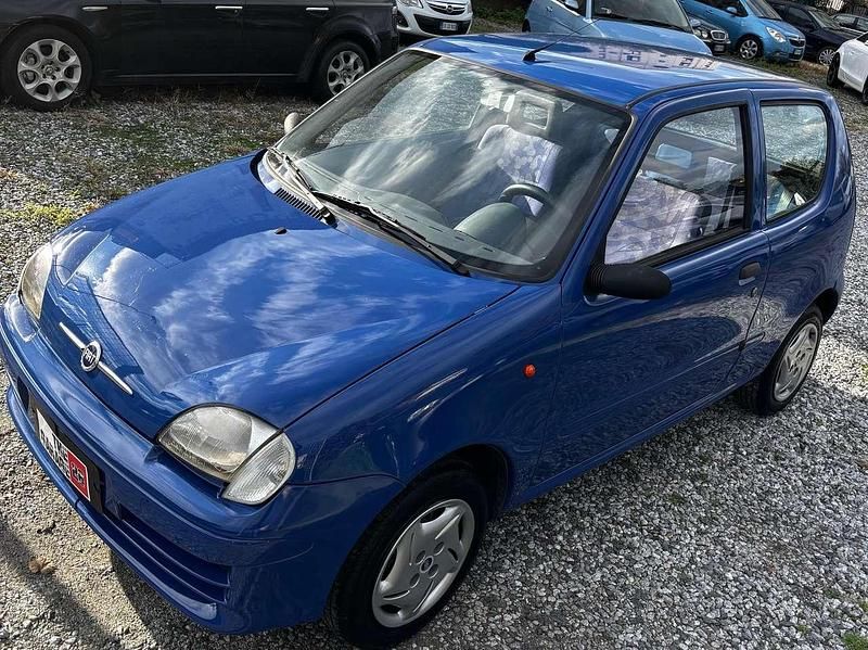 Usata Fiat 600 45 CV (33 kW) 2004 Blu/azzurro Utilitaria