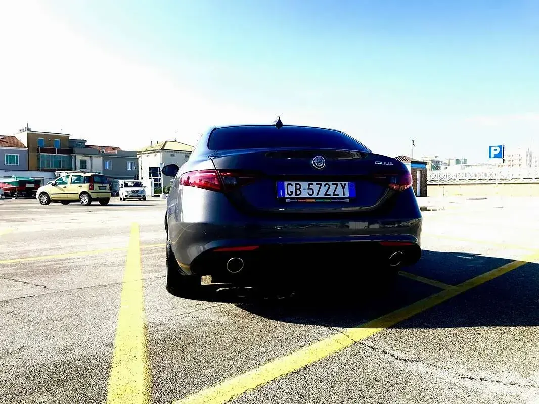 Usata Alfa Romeo Giulia Super 200 CV (147 kW) 2019 Grigio Berlina