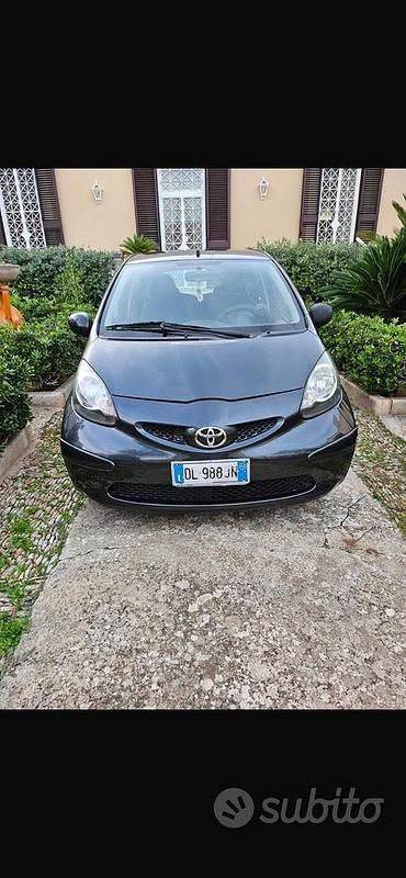 Usata Toyota Aygo 67 CV (49 kW) 2007 Nero Utilitaria