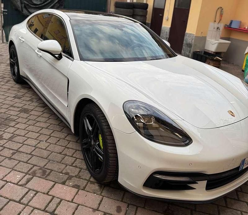 Usata Porsche Panamera 330 CV (242 kW) 2017 Bianco Berlina