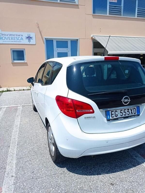 Usata Opel Meriva 75 CV (55 kW) 2011 Bianco Monovolume