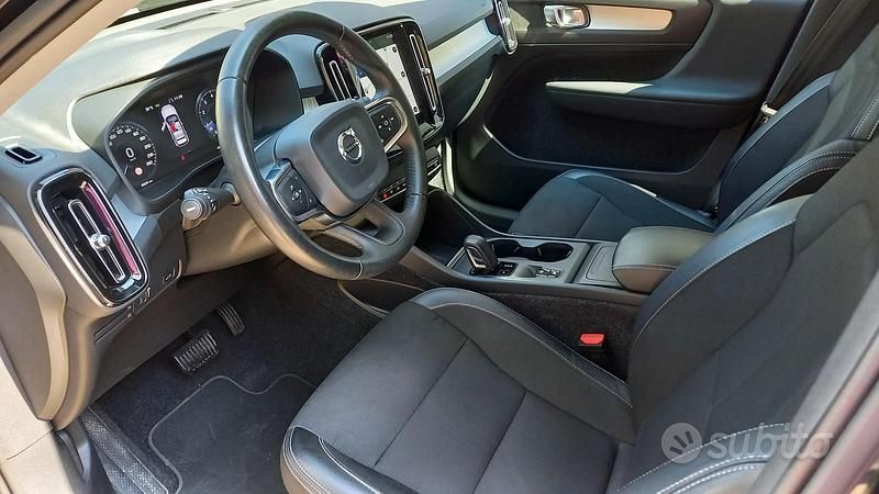 Usata Volvo XC40 Business Edition 163 CV (119 kW) 2019 Nero SUV