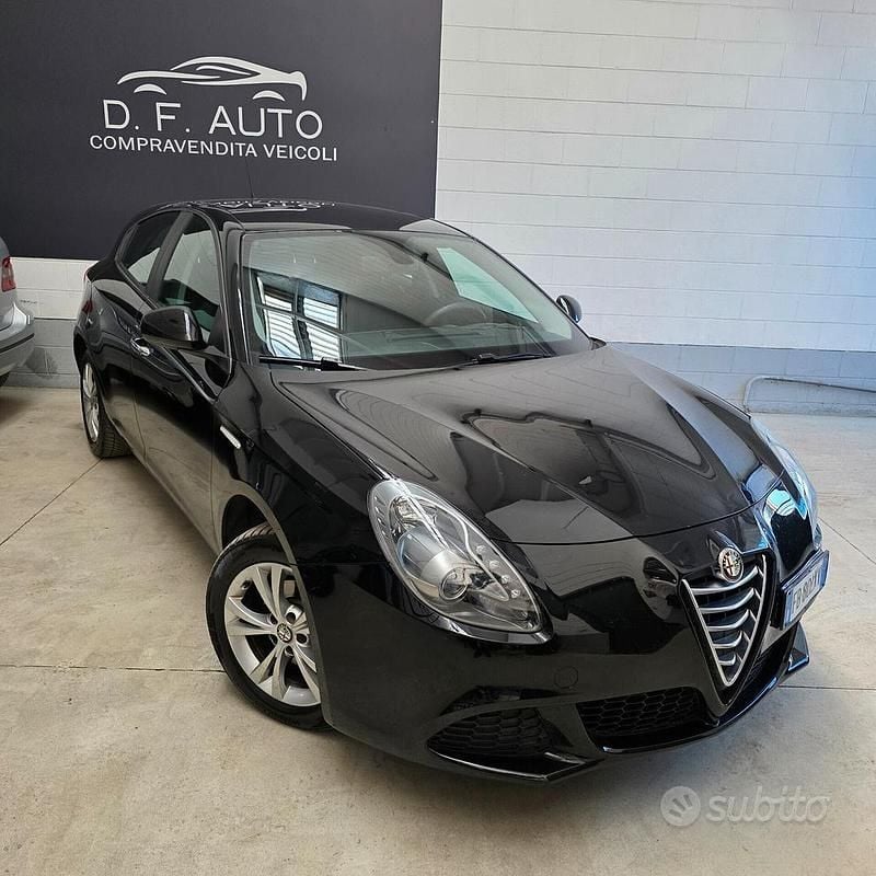 Usata Alfa Romeo Giulietta Distinctive 120 CV (88 kW) 2015 Nero Utilitaria