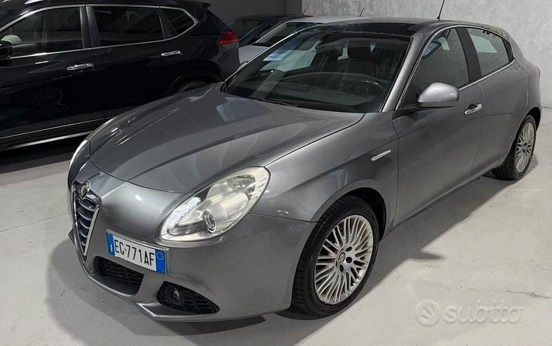 Usata Alfa Romeo Giulietta 170 CV (125 kW) 2011 Grigio Utilitaria