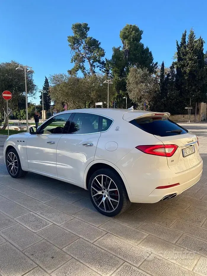 Usata Maserati Levante 275 CV (202 kW) 2017 Bianco SUV