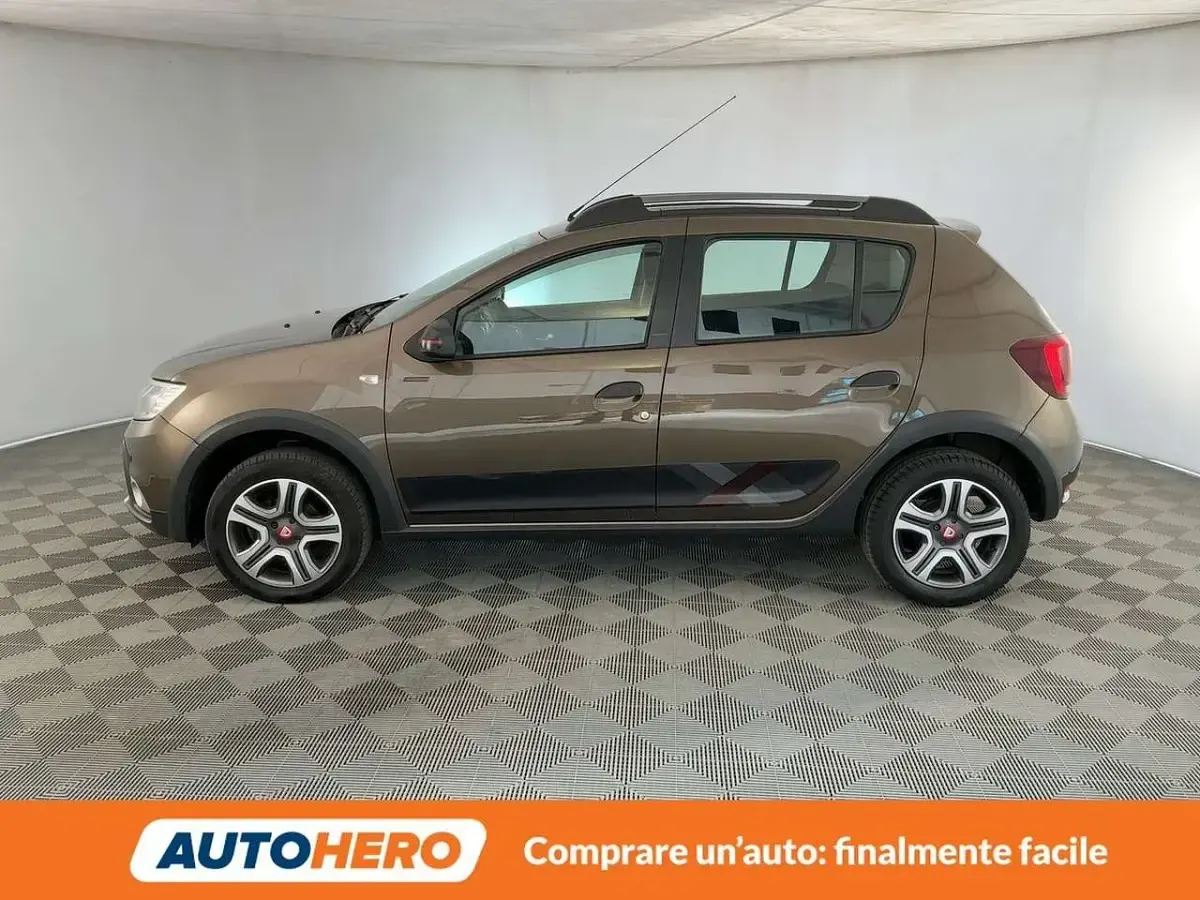 Usata Dacia Sandero 95 CV (69 kW) 2019 Marrone SUV