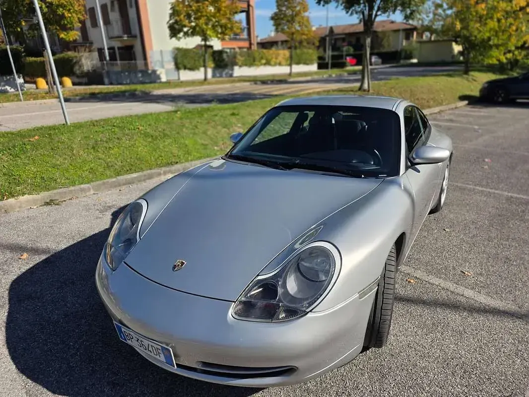 Usata Porsche 996 300 CV (220 kW) 2001 Argento Coupé