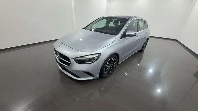 Argento Usata 2024 Mercedes B180 Business Monovolume | 27.300 € (Ottimo prezzo) - Immagine 1/4