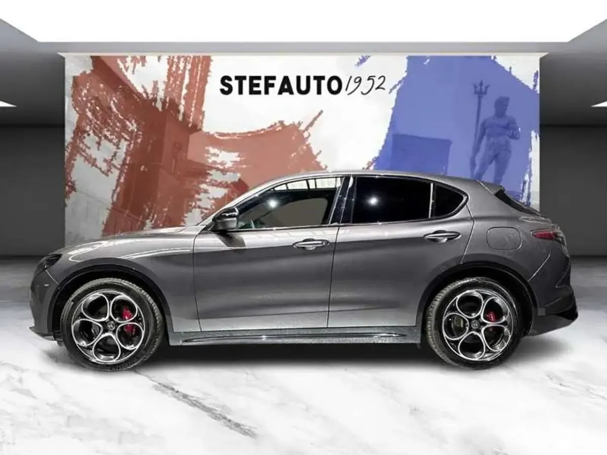 Usata Alfa Romeo Stelvio Veloce 209 CV (153 kW) 2025 Grigio SUV
