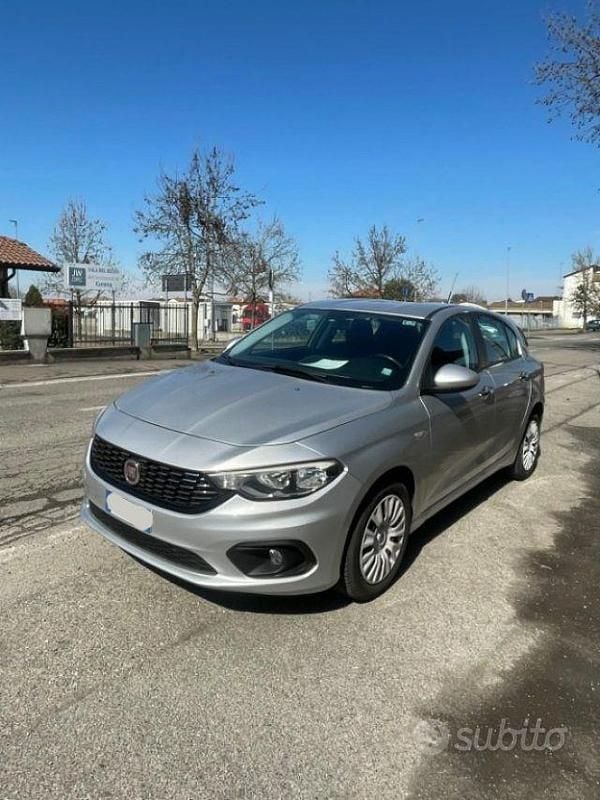 Usata Fiat Tipo Business 95 CV (69 kW) 2018 Grigio Berlina