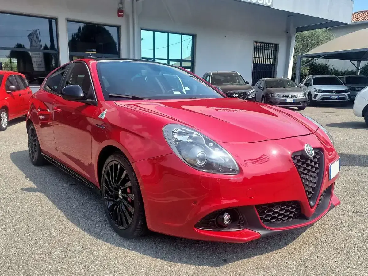Usata Alfa Romeo Giulietta Quadrifoglio Verde 241 CV (177 kW) 2014 Rosso Utilitaria