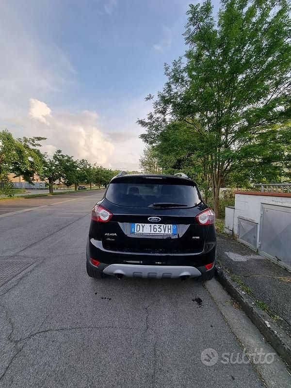 Usata Ford Kuga 136 CV (100 kW) 2009 Nero SUV