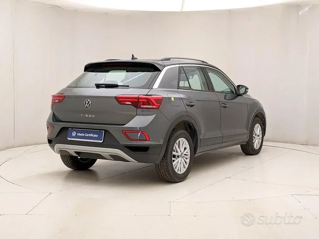 Usata VW T-Roc Life 150 CV (110 kW) 2025 Grigio SUV