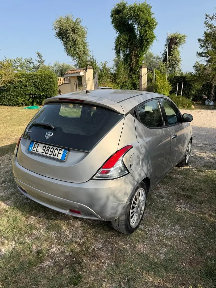 Usata Lancia Ypsilon S 95 CV (69 kW) 2013 Grigio Utilitaria