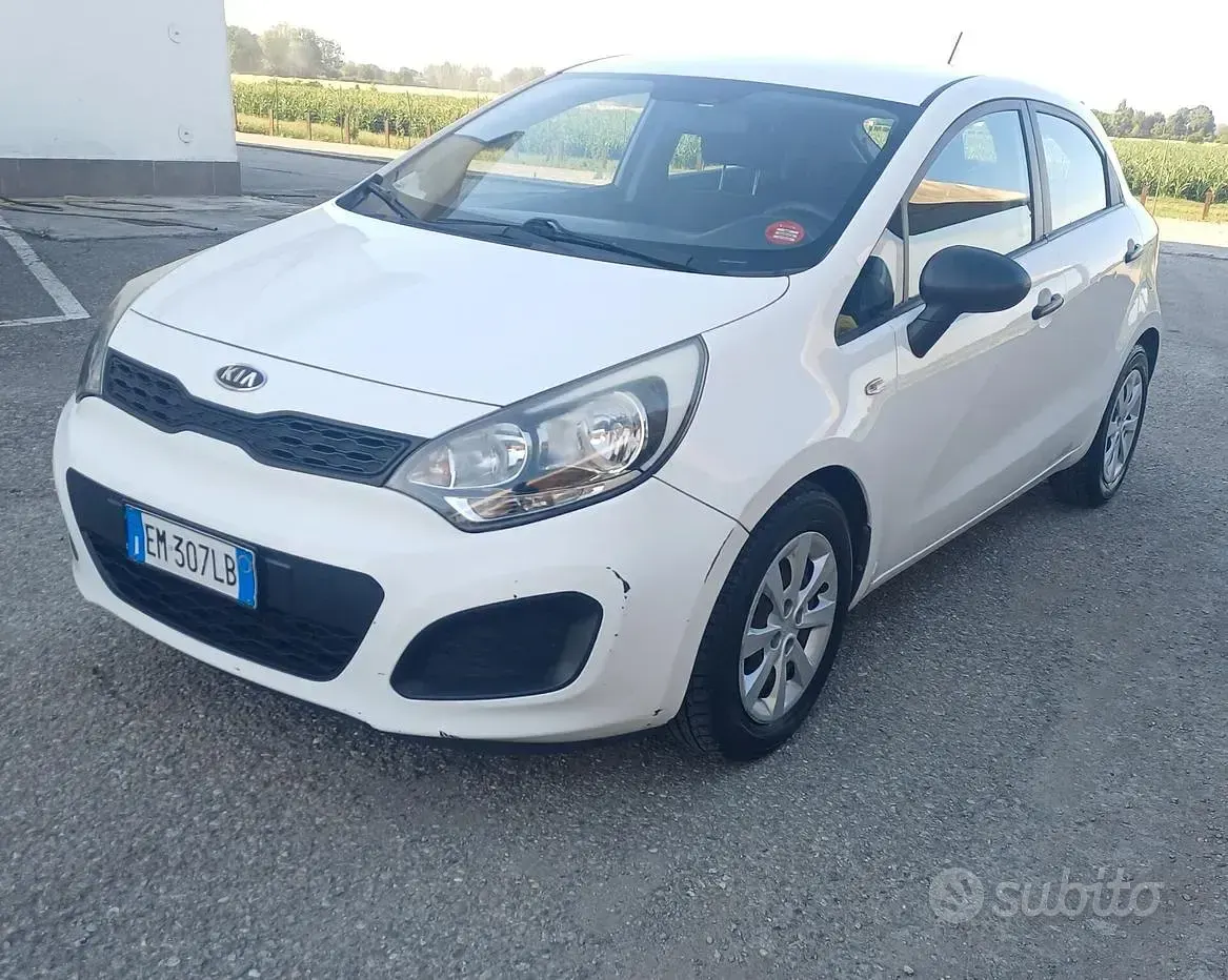 Usata Kia Rio EX 85 CV (62 kW) 2012 Bianco Berlina