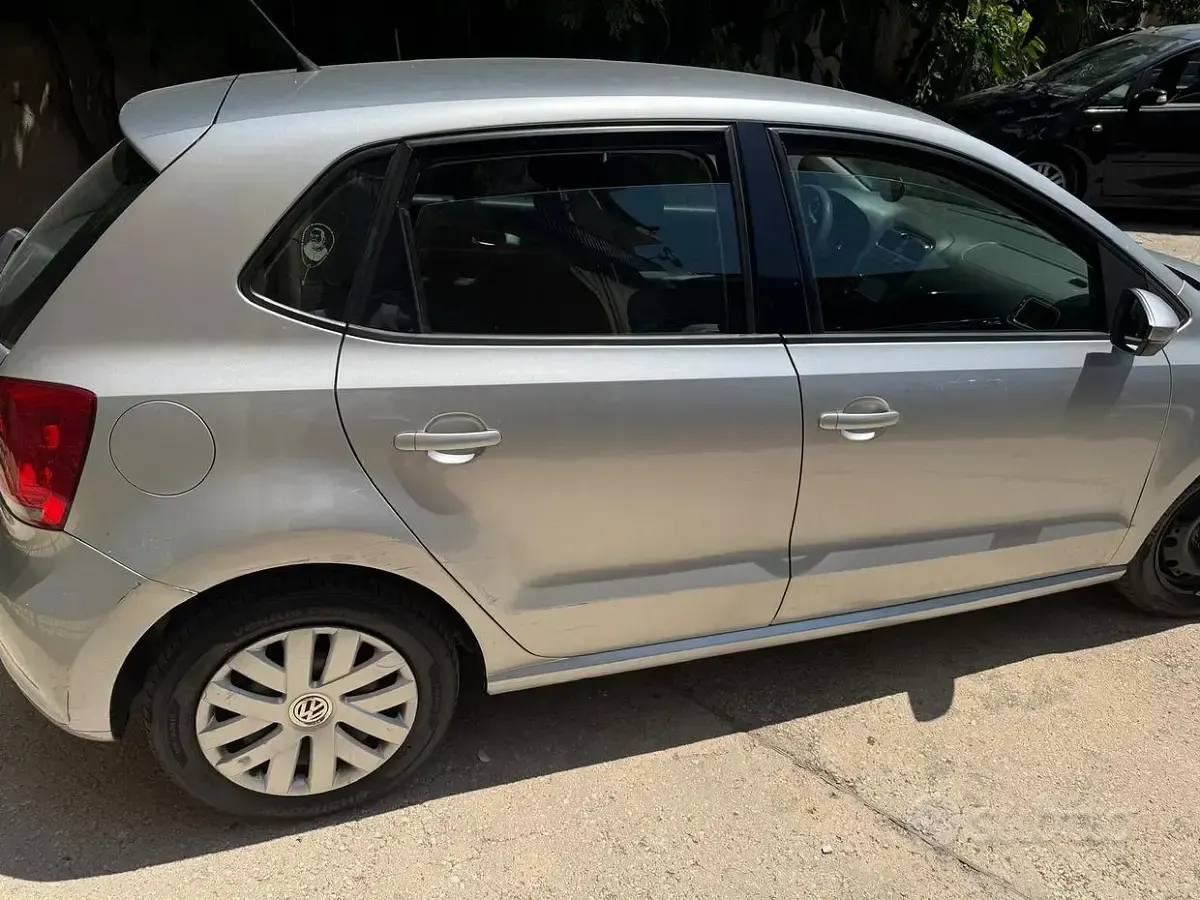 Usata VW Polo 69 CV (50 kW) 2011 Grigio Utilitaria