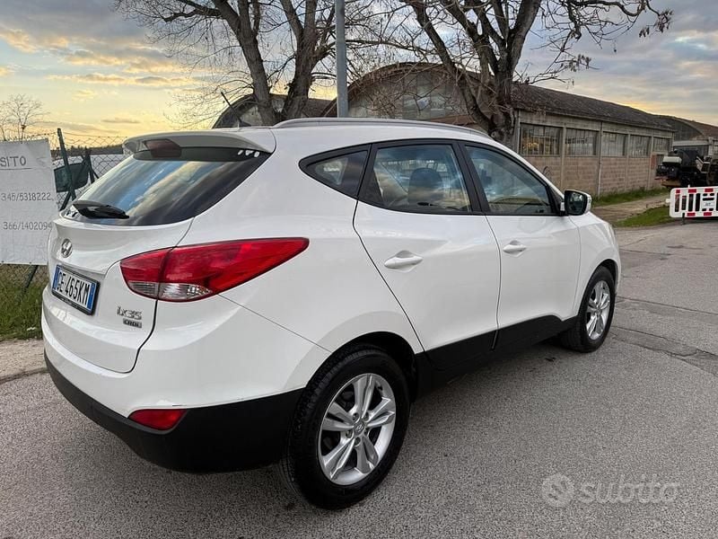 Usata Hyundai ix35 Comfort 135 CV (99 kW) 2013 Bianco SUV