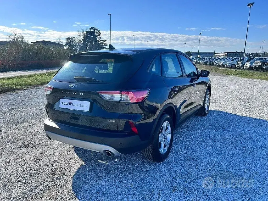 Usata Ford Kuga Titanium 152 CV (111 kW) 2022 Nero SUV