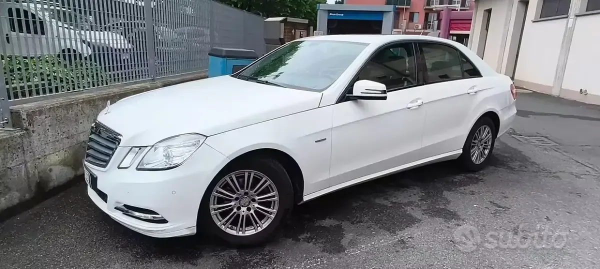 Usata Mercedes E200 136 CV (100 kW) 2016 Bianco Berlina