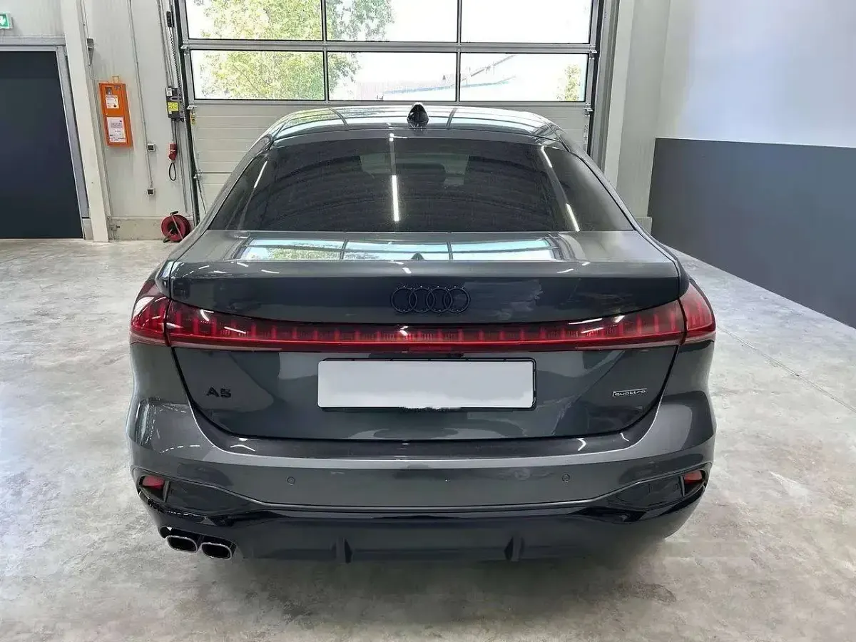 Usata Audi A5 S-Line 204 CV (150 kW) 2025 Grigio daytona Berlina