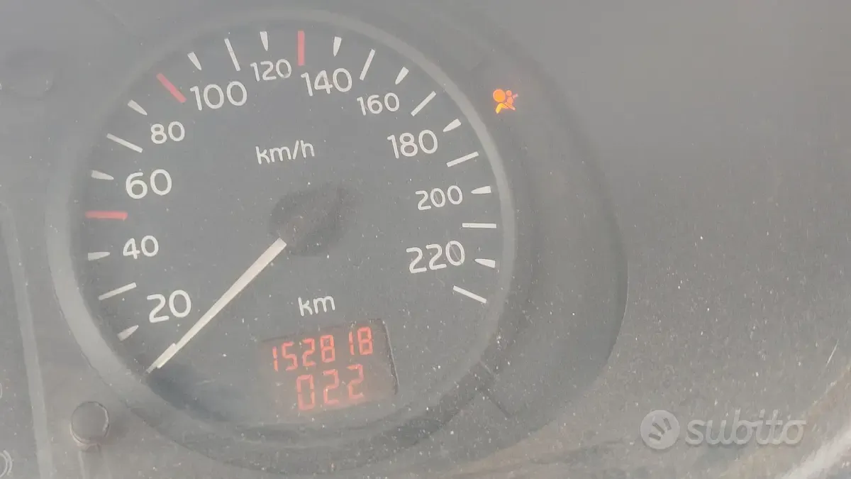 Usata Renault Clio 75 CV (55 kW) 2002 Blu Utilitaria