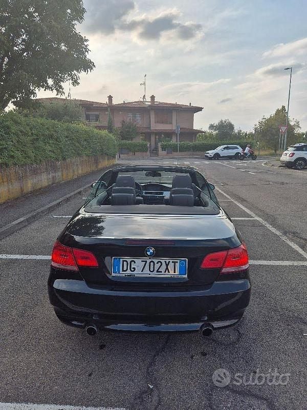 Usata BMW 335 Cabriolet Efficient Dynamics 306 CV (225 kW) 2007 Nero Cabrio