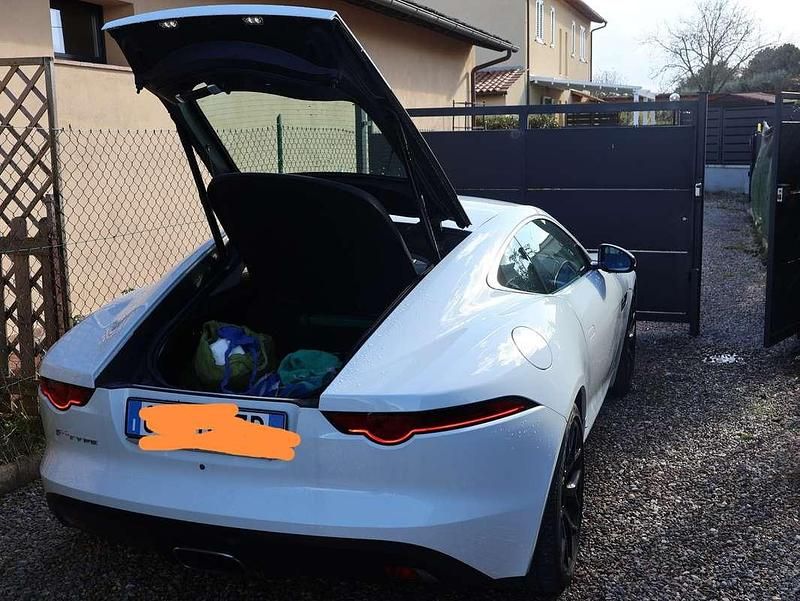 Usata Jaguar F-Type R-Dynamic 300 CV (220 kW) 2018 Bianco Coupé