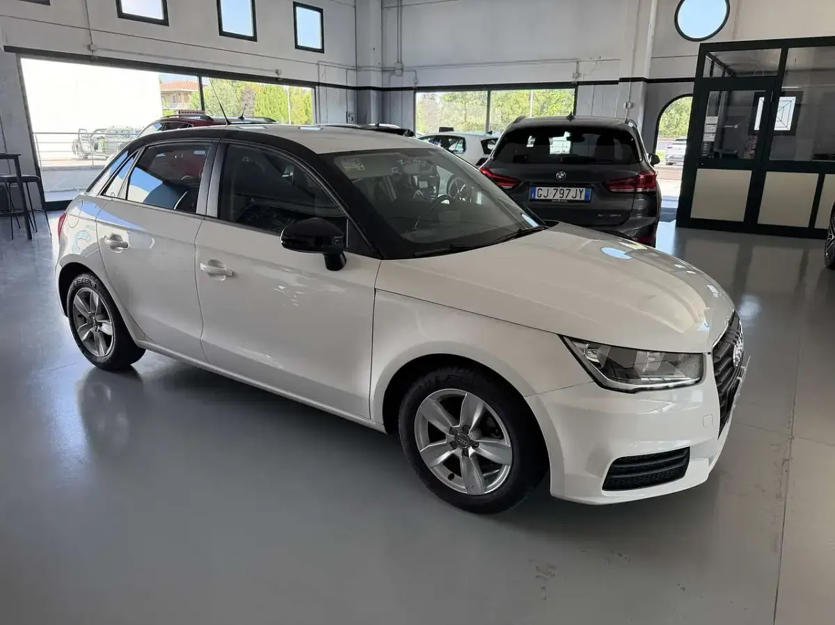 Usata Audi A1 Sportback Ambiente 90 CV (66 kW) 2015 Bianco Utilitaria