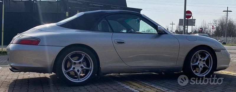 Usata Porsche 911 Carrera 4 Cabriolet 320 CV (235 kW) 2002 Grigio Cabrio
