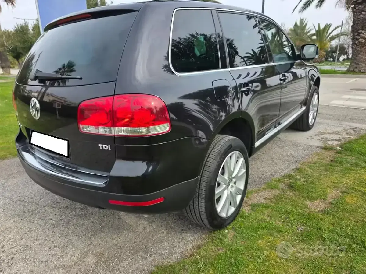 Usata VW Touareg R 174 CV (127 kW) 2005 Nero SUV