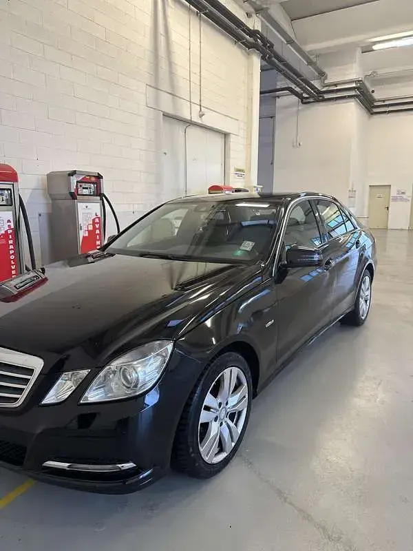 Usata Mercedes E220 170 CV (125 kW) 2012 Berlina