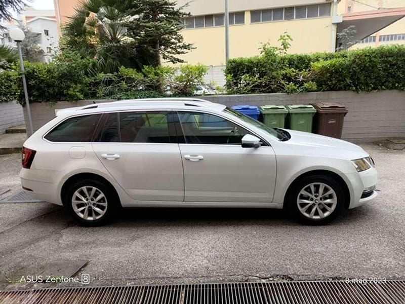 Usata Skoda Octavia G-TEC Ambition 131 CV (96 kW) 2019 Bianco Station wagon