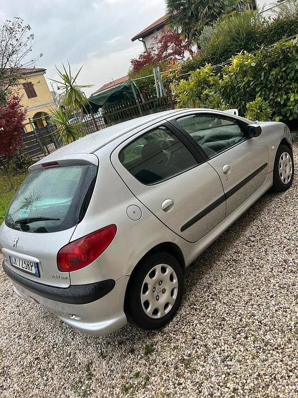 Usata Peugeot 206 68 CV (50 kW) 2005 Grigio Berlina